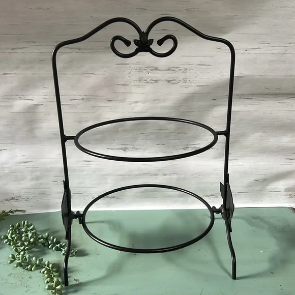 Longaberger Wrought Iron 2 Pie Display Woodcraft
Shelf Insert - Picture 7 of 8